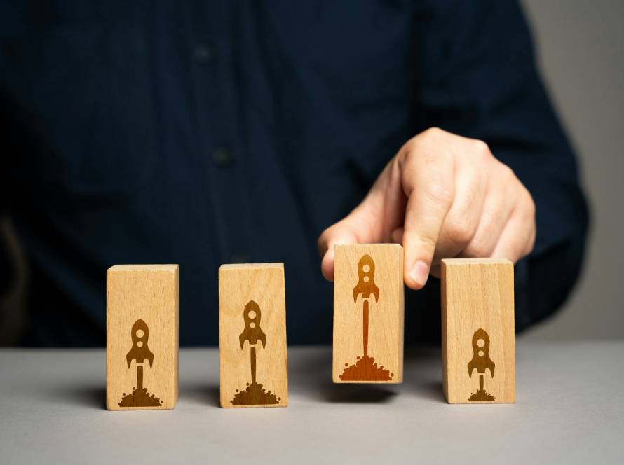 Choose a promising startup for investment.