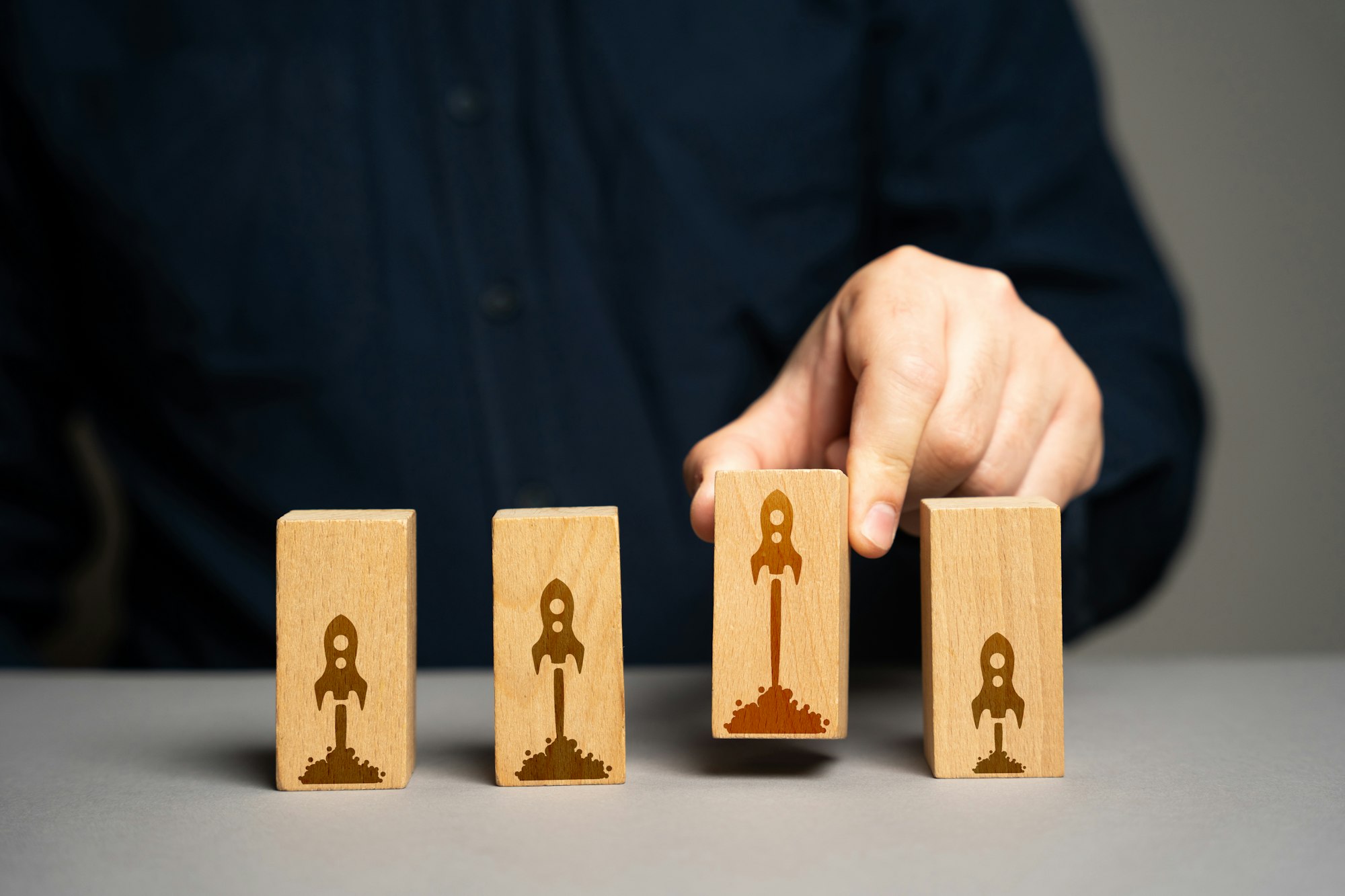 Choose a promising startup for investment.